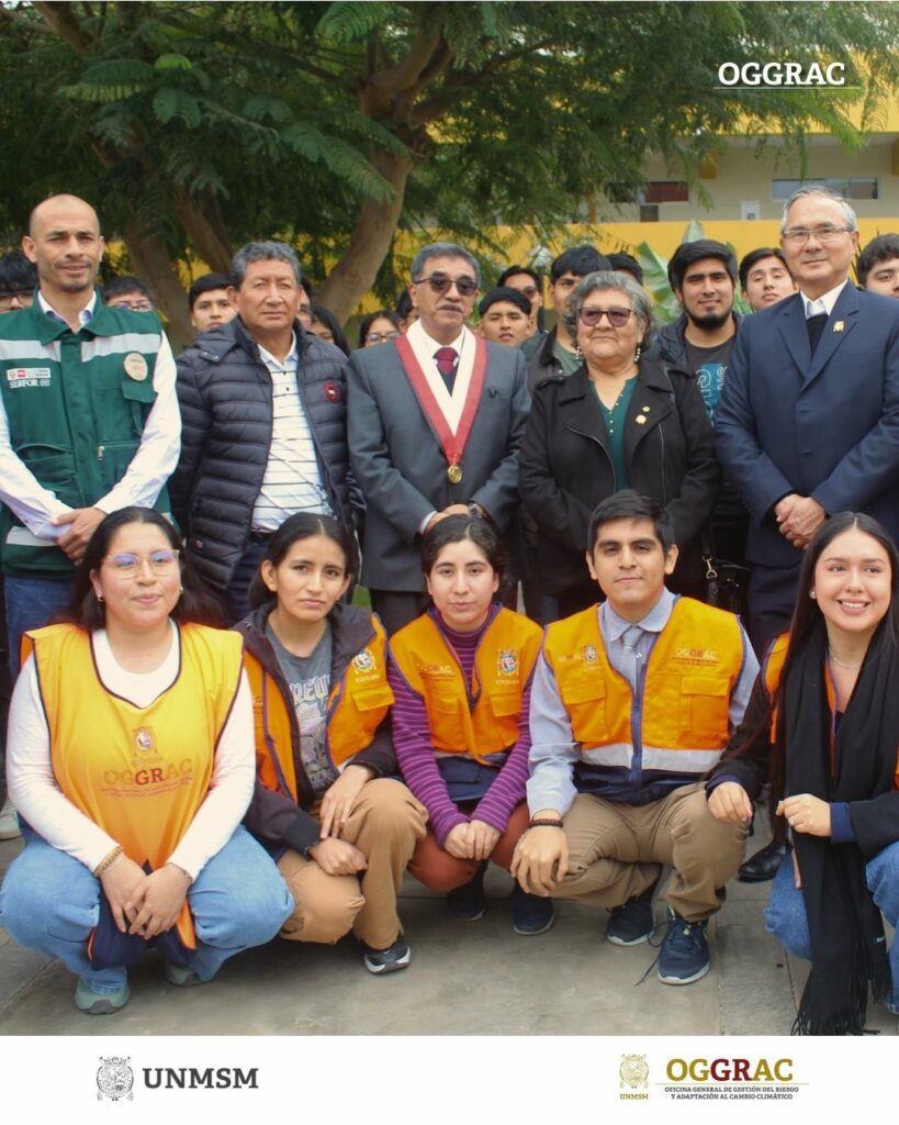 Autoridades presentes en el seminario